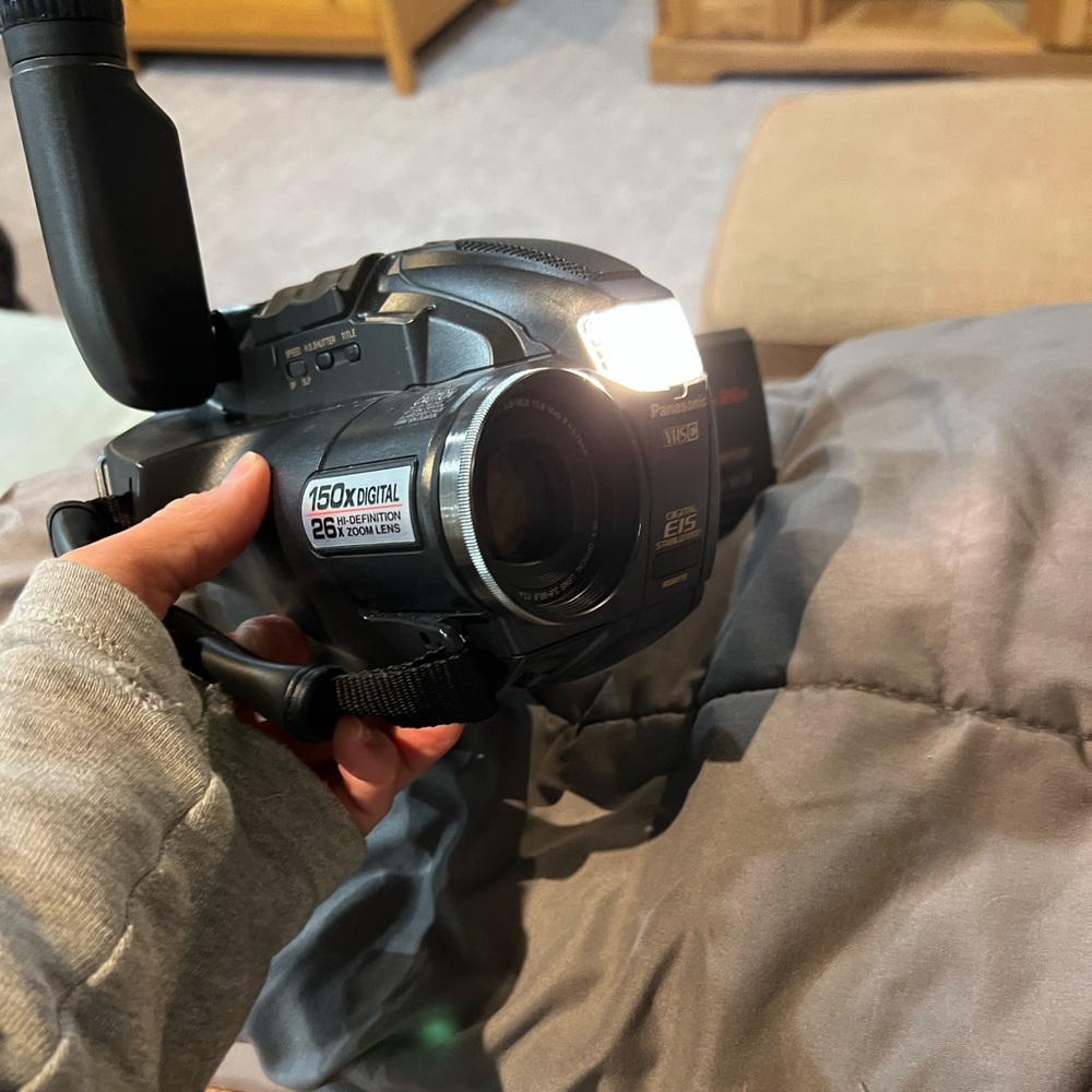 Panasonic PV L559 VHS Boxed Camera And Case with manual